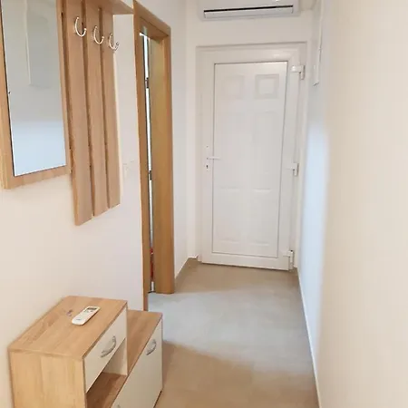 Apartment 16998c *