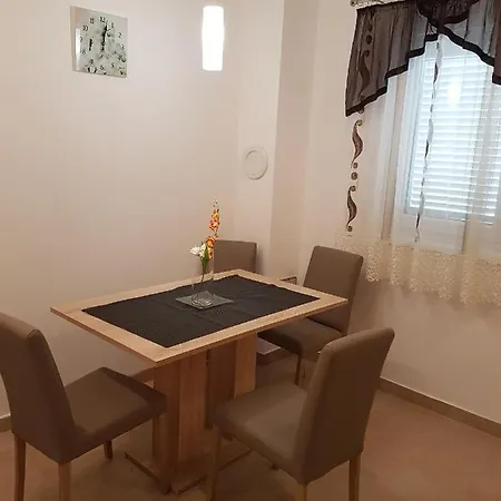 16998c Apartment Novi Vinodolski